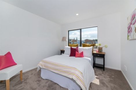 Photo of property in 5 Greenfinch Road, Hobsonville, Auckland, 0616