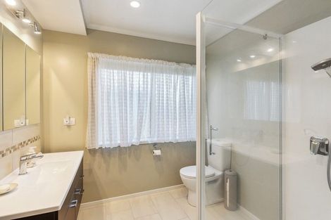 Photo of property in 36 Pharazyn Avenue, Waikanae Beach, Waikanae, 5036