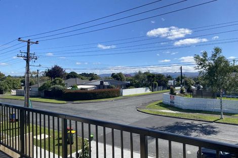 Photo of property in 3/43 Yeovil Road, Te Atatu Peninsula, Auckland, 0610