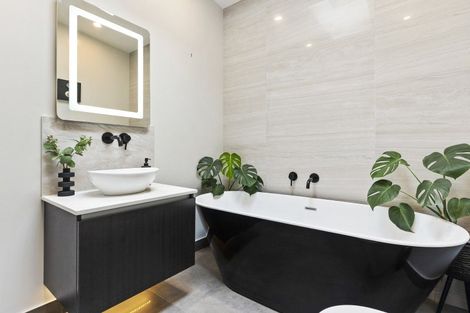 Photo of property in 99 Exmouth Road, Northcote, Auckland, 0627