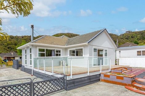 Photo of property in 52 Lees Grove, Wainuiomata, Lower Hutt, 5014