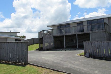 Photo of property in 5 Moeatoa Lane, Baylys Beach, Dargaville, 0377