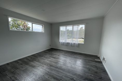 Photo of property in 14 Erica Road, Sunnynook, Auckland, 0620