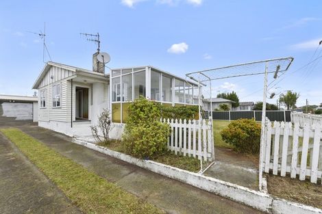 Photo of property in 14 Ferguson Street, Levin, 5510