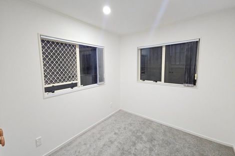 Photo of property in 2/9 Kells Place, Botany Downs, Auckland, 2010