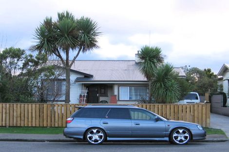 Photo of property in 28 Matipo Street, Takaro, Palmerston North, 4410