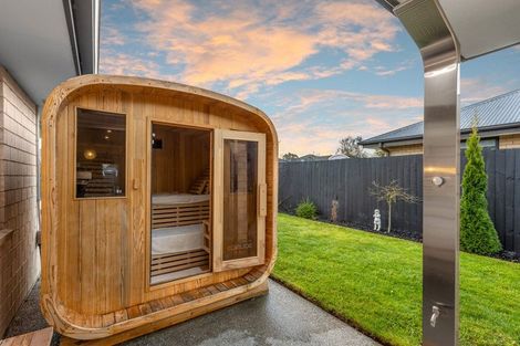 Photo of property in 32 Dunlops Crescent, Marshland, Christchurch, 8083