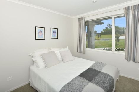 Photo of property in 11 Stace Hopper Drive, One Tree Point, 0118