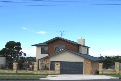 Photo of property in 1/37 Deep Creek Road, Waiake, Auckland, 0630