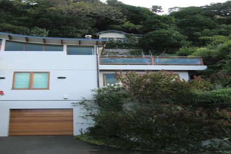 Photo of property in 423 Karaka Bay Road, Karaka Bays, Wellington, 6022