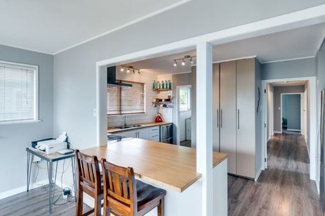 Photo of property in 221 Tudor Avenue, Mayfair, Hastings, 4122