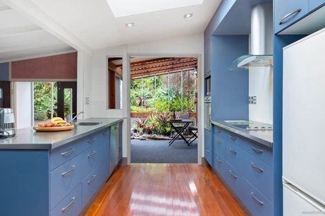 Photo of property in 46 Potter Avenue, Northcote, Auckland, 0627