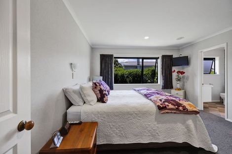 Photo of property in 36 Camberwell Road, Hawera, 4610