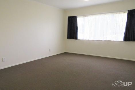 Photo of property in 49 Flanshaw Road, Te Atatu South, Auckland, 0610