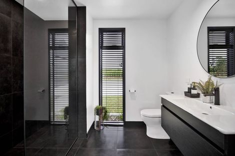 Photo of property in 450 Waitara Road, Huirangi, New Plymouth, 4373