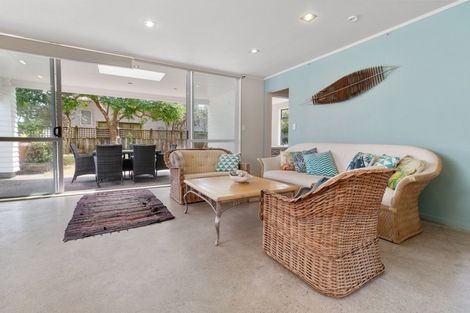 Photo of property in 1 Holland Close, Pauanui, Hikuai, 3579