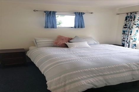 Photo of property in 2 Newton Place, Westbrook, Palmerston North, 4412