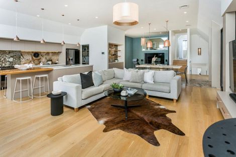 Photo of property in 39 Gulf View Road, Murrays Bay, Auckland, 0630