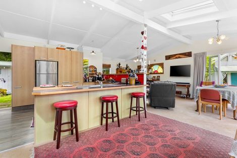 Photo of property in 90 Lone Kauri Road, Karekare, Auckland, 0772