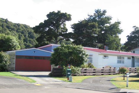 Photo of property in 8 Ruapae Grove, Trentham, Upper Hutt, 5018