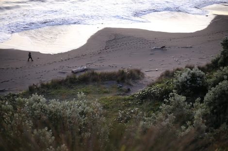 Photo of property in 18 Pohutukawa Drive, Opunake, 4616