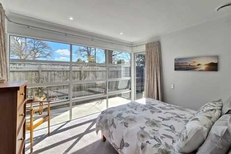 Photo of property in 6 The Oaks, Awapuni, Palmerston North, 4412