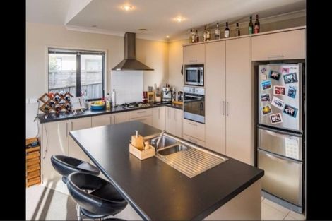 Photo of property in 14 Aoraki Rise, Aotea, Porirua, 5024