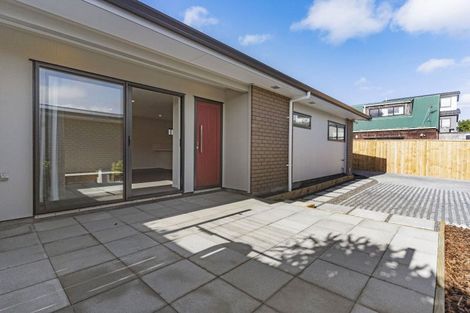 Photo of property in 41 Kingdale Road, Henderson, Auckland, 0610
