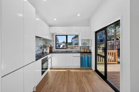 Photo of property in 13 Cedar Heights Avenue, Massey, Auckland, 0614