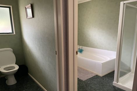 Photo of property in 19 Logan Way, Kelvin Grove, Palmerston North, 4414