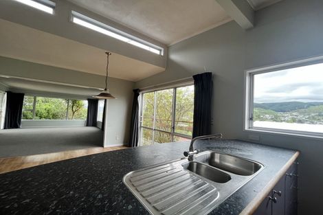 Photo of property in 1 Fyvie Avenue, Tawa, Wellington, 5028