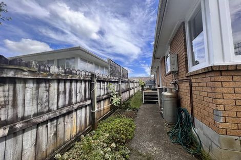 Photo of property in 19 Mcentee Street, Papakura, 2110