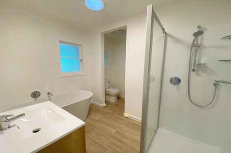 Photo of property in 18 Taikata Road, Te Atatu Peninsula, Auckland, 0610