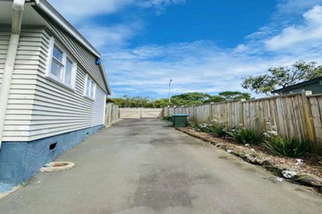 Photo of property in 24 Line Road, Glen Innes, Auckland, 1072