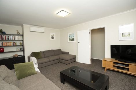 Photo of property in 9 Gerrand Place, Chedworth, Hamilton, 3210