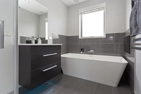 Photo of property in 52 Strickland Street, Sydenham, Christchurch, 8023