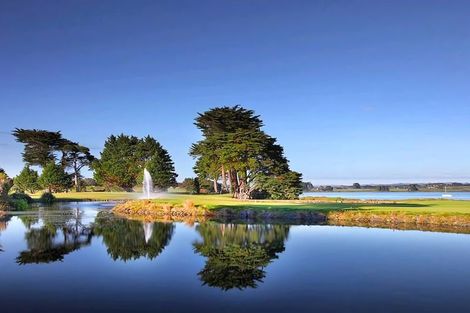 Photo of property in 7a Litchfield Place, Clarks Beach, 2122