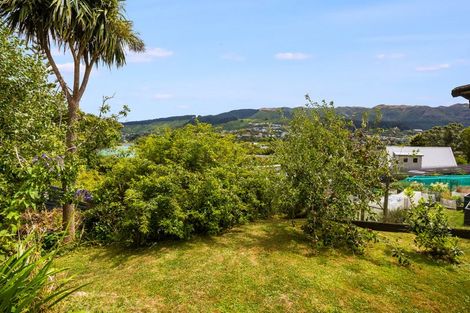 Photo of property in 16 Raroa Terrace, Tawa, Wellington, 5028