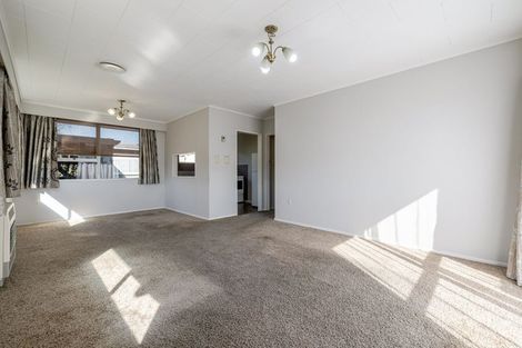 Photo of property in 26 Westmere Place, Takaro, Palmerston North, 4412