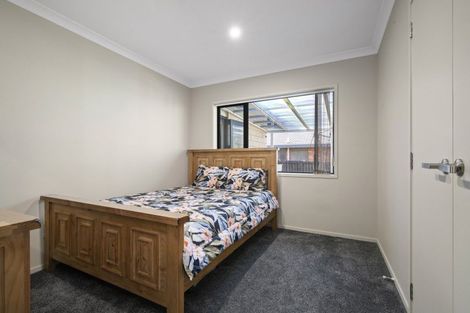 Photo of property in 13 Lieshout Way, Pukekohe, 2120