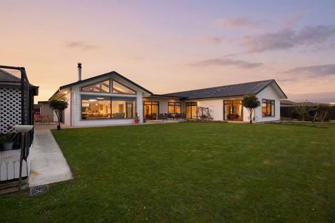 Photo of property in 58 Rodeo Drive, Kelvin Grove, Palmerston North, 4414