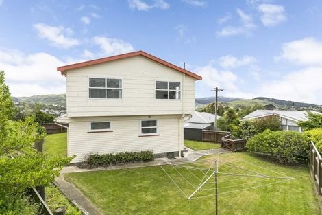 Photo of property in 19 Diane Grove, Paparangi, Wellington, 6037