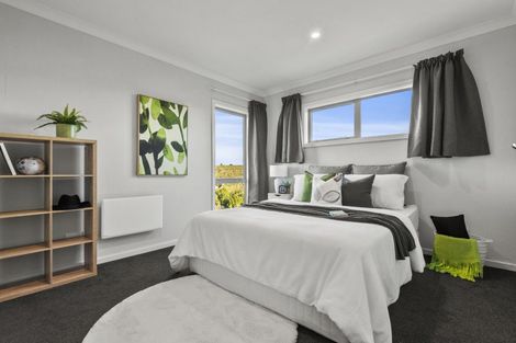 Photo of property in 1 Vaucluse Heights, Fitzherbert, Palmerston North, 4410