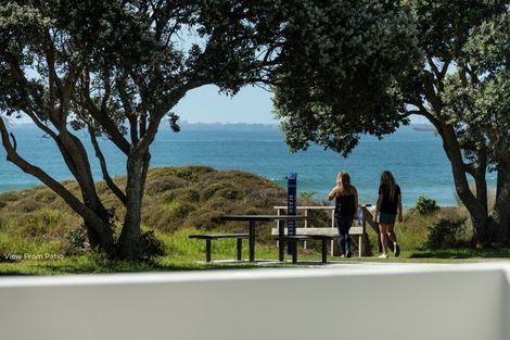 Photo of property in 2/135 Marine Parade, Mount Maunganui, 3116