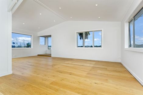 Photo of property in 1/30 Gulf View Road, Murrays Bay, Auckland, 0630