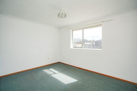 Photo of property in 17 Paisley Street, Kew, Invercargill, 9812