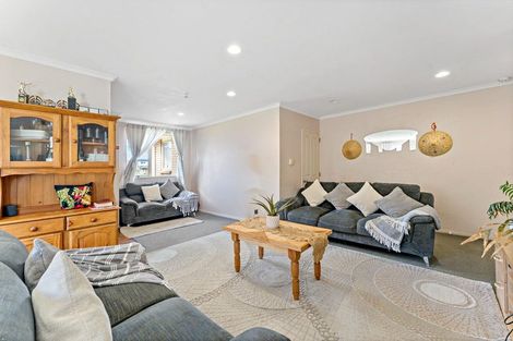 Photo of property in 13 Piriti Place, Weymouth, Auckland, 2103