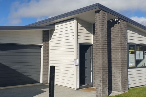 Photo of property in 27 Kaki Drive, Kenepuru, Porirua, 5022