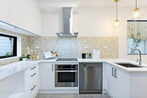 Photo of property in 15d Tabitha Crescent, Henderson, Auckland, 0612