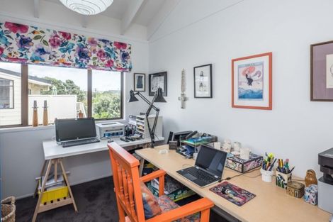 Photo of property in 106 Field Way, Waikanae Beach, Waikanae, 5036